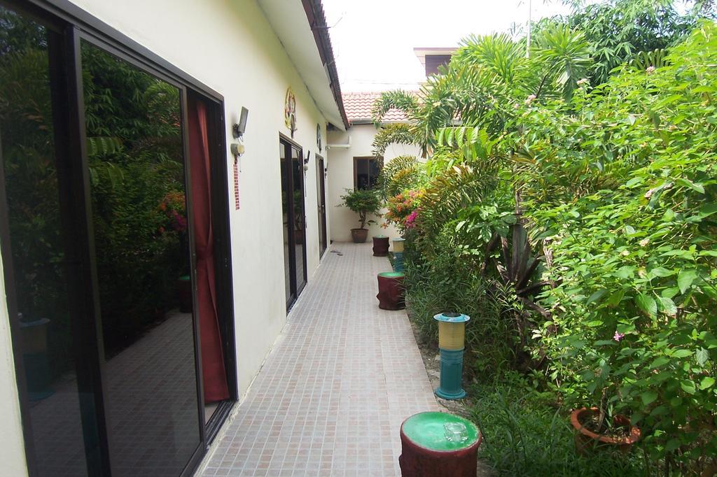 Phuket Airport Overnight Hotel Nai Yang Beach Extérieur photo
